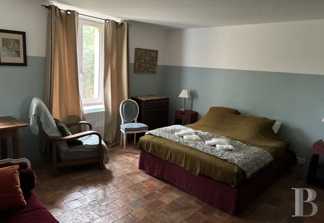Dans le Luberon, en bordure de Lourmarin, une bâtisse du 17e siècle tout en lumière et en espace - photo  n°22